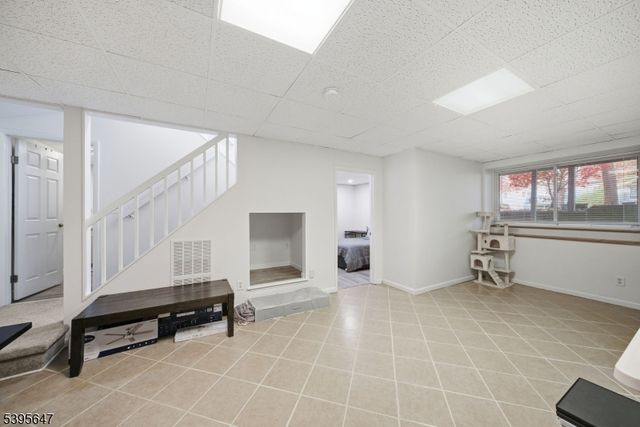 12 Meadow Pond Rd, Hardyston Twp., NJ 07419