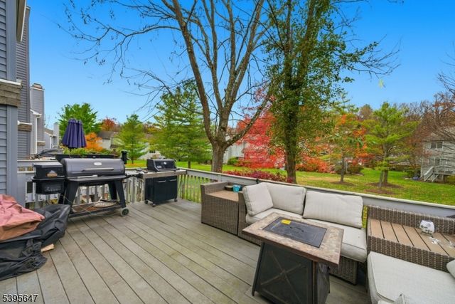 12 Meadow Pond Rd, Hardyston Twp., NJ 07419