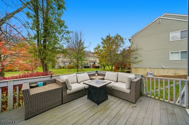 12 Meadow Pond Rd, Hardyston Twp., NJ 07419