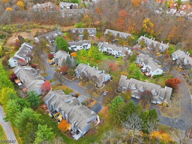 12 Meadow Pond Rd, Hardyston Twp., NJ 07419