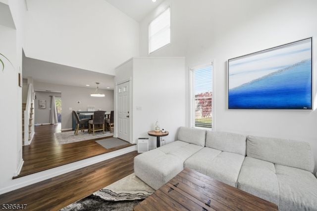 12 Meadow Pond Rd, Hardyston Twp., NJ 07419