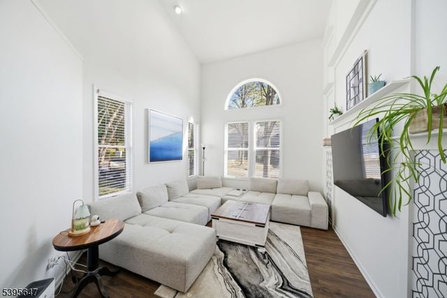 12 Meadow Pond Rd, Hardyston Twp., NJ 07419