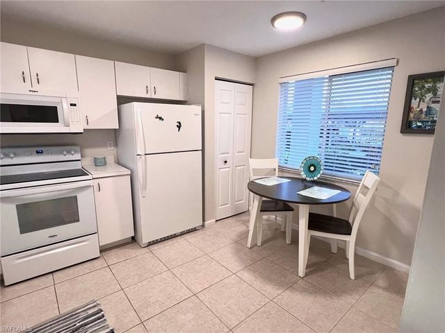 1051 Eastham WAY B104, Naples, FL 34104