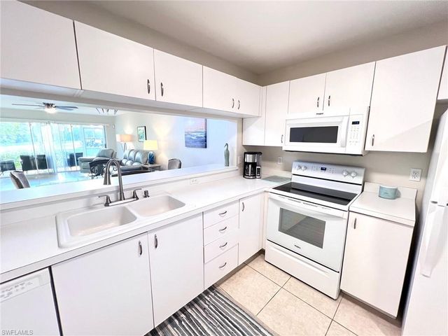 1051 Eastham WAY B104, Naples, FL 34104