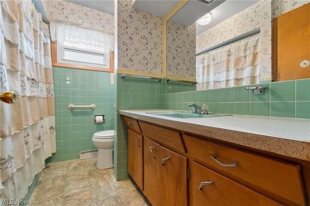 490 Stephens Road, Akron, OH 44312