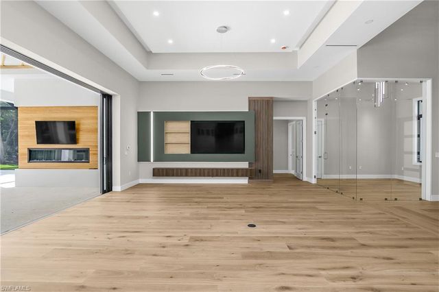 5000 Palmetto Woods DR, Naples, FL 34119