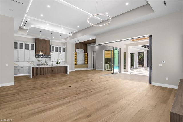 5000 Palmetto Woods DR, Naples, FL 34119