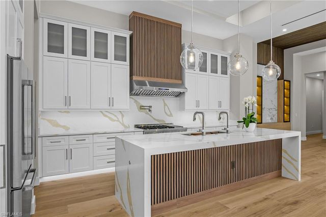 5000 Palmetto Woods DR, Naples, FL 34119