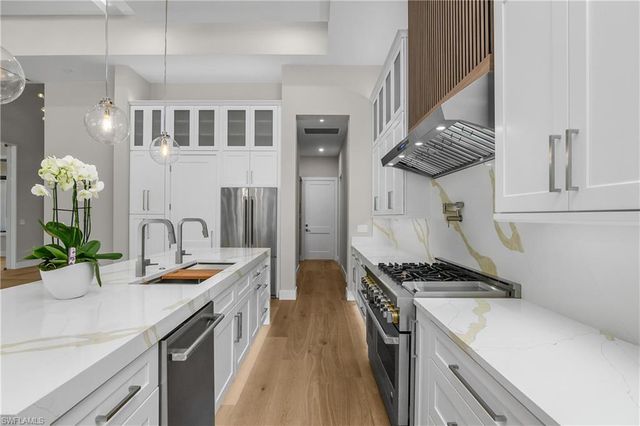 5000 Palmetto Woods DR, Naples, FL 34119