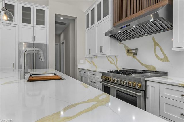 5000 Palmetto Woods DR, Naples, FL 34119