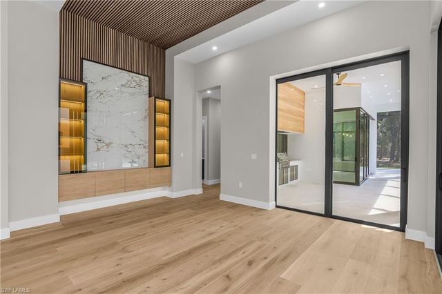 5000 Palmetto Woods DR, Naples, FL 34119