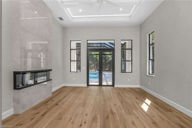 5000 Palmetto Woods DR, Naples, FL 34119