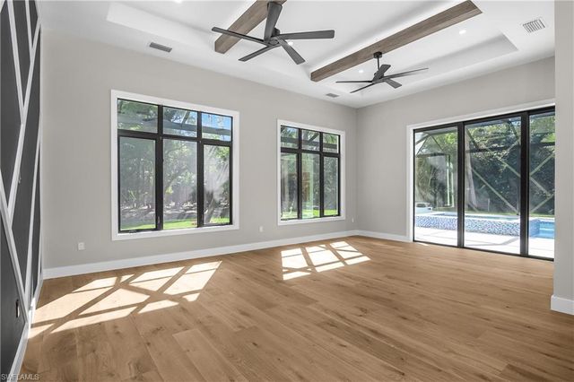 5000 Palmetto Woods DR, Naples, FL 34119