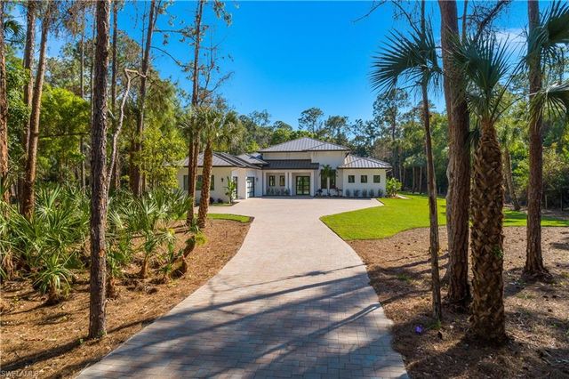 5000 Palmetto Woods DR, Naples, FL 34119