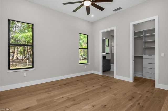 5000 Palmetto Woods DR, Naples, FL 34119