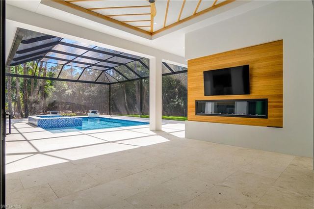 5000 Palmetto Woods DR, Naples, FL 34119