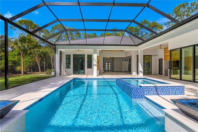 5000 Palmetto Woods DR, Naples, FL 34119