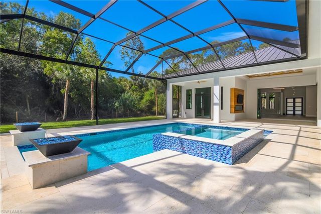 5000 Palmetto Woods DR, Naples, FL 34119