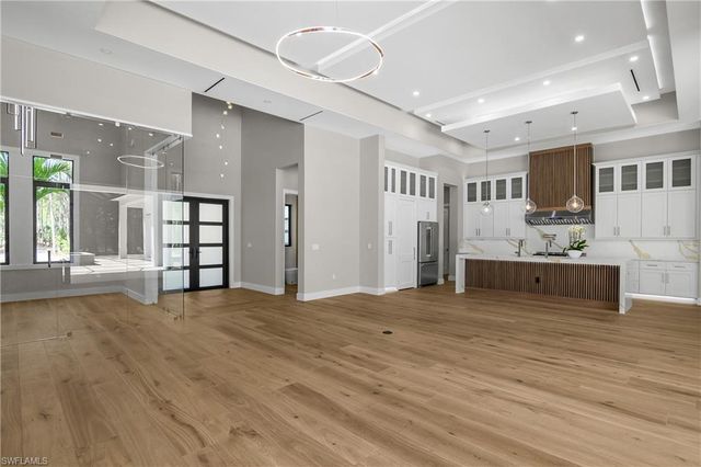 5000 Palmetto Woods DR, Naples, FL 34119