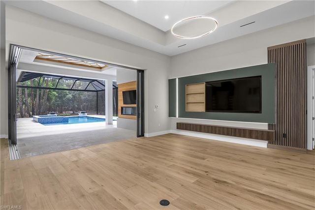 5000 Palmetto Woods DR, Naples, FL 34119