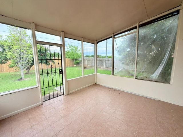 9323 Eaglewood Spring Drive, Houston, TX 77083