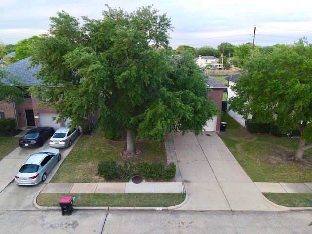 9323 Eaglewood Spring Drive, Houston, TX 77083