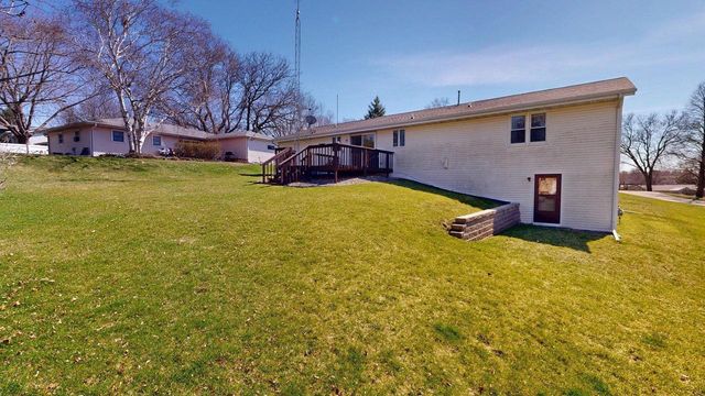1321 Jamesway, Fort Atkinson, WI 53538