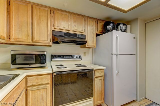 9070 Spring Mountain Road 113, Las Vegas, NV 89117