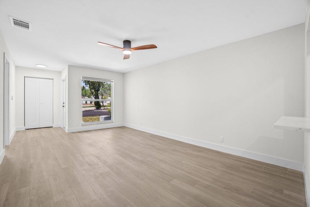 Image 24 of property listing at 4498 NW 2nd Avenue, Boca Raton, FL 33431