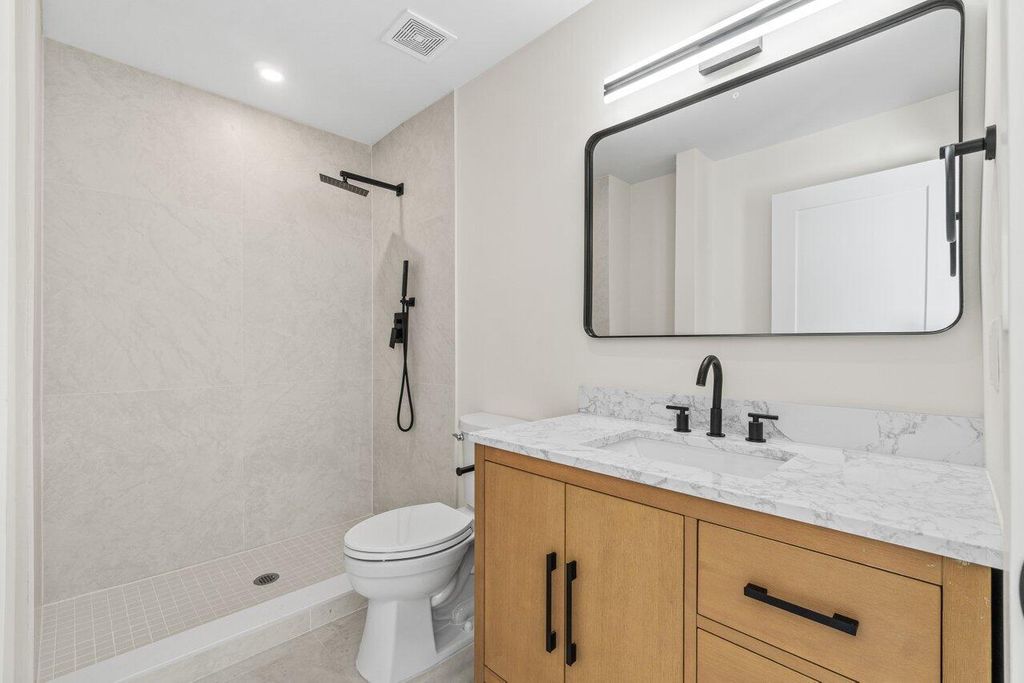 Image 34 of property listing at 4498 NW 2nd Avenue, Boca Raton, FL 33431