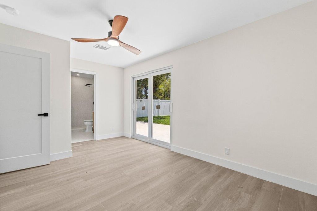 Image 35 of property listing at 4498 NW 2nd Avenue, Boca Raton, FL 33431