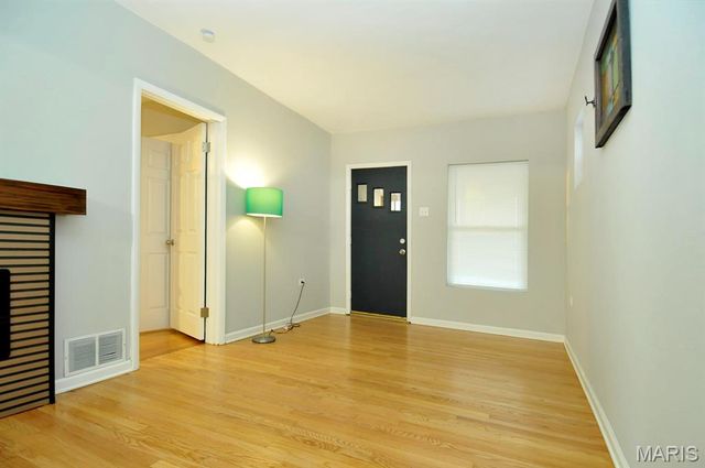 124 W Cartwright Avenue, Unincorporated, MO 63125