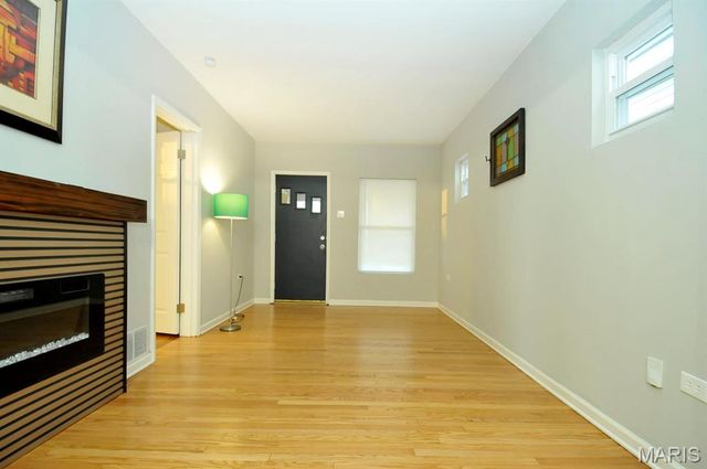 124 W Cartwright Avenue, Unincorporated, MO 63125