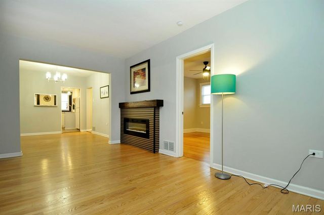 124 W Cartwright Avenue, Unincorporated, MO 63125