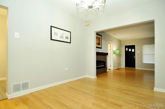 124 W Cartwright Avenue, Unincorporated, MO 63125