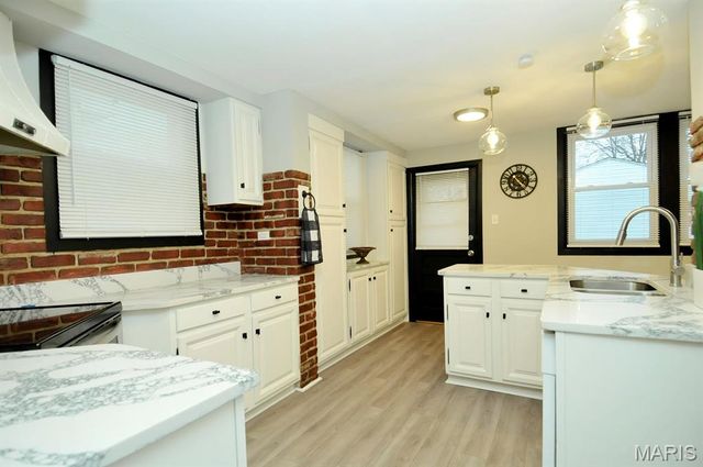 124 W Cartwright Avenue, Unincorporated, MO 63125