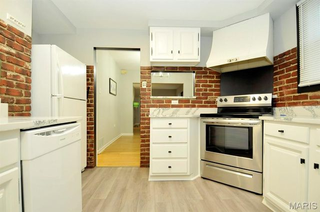 124 W Cartwright Avenue, Unincorporated, MO 63125