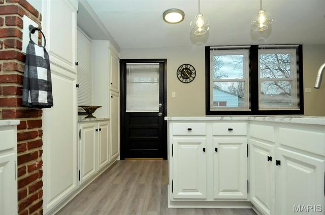 124 W Cartwright Avenue, Unincorporated, MO 63125