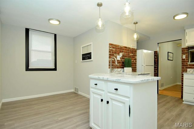 124 W Cartwright Avenue, Unincorporated, MO 63125