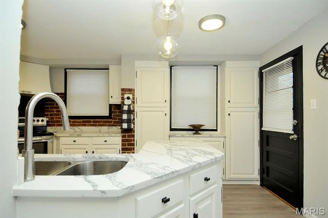 124 W Cartwright Avenue, Unincorporated, MO 63125