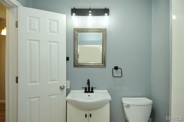 124 W Cartwright Avenue, Unincorporated, MO 63125