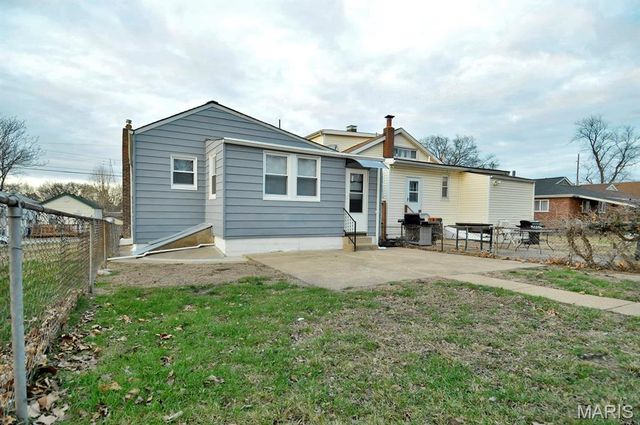 124 W Cartwright Avenue, Unincorporated, MO 63125