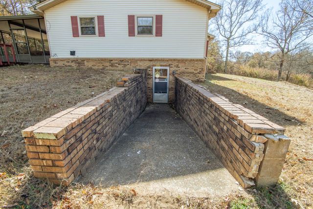 16040 69 HWY S, Savannah, TN 38372