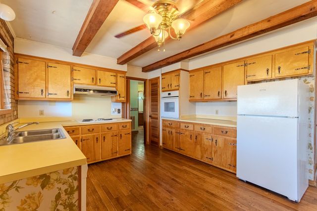 16040 69 HWY S, Savannah, TN 38372