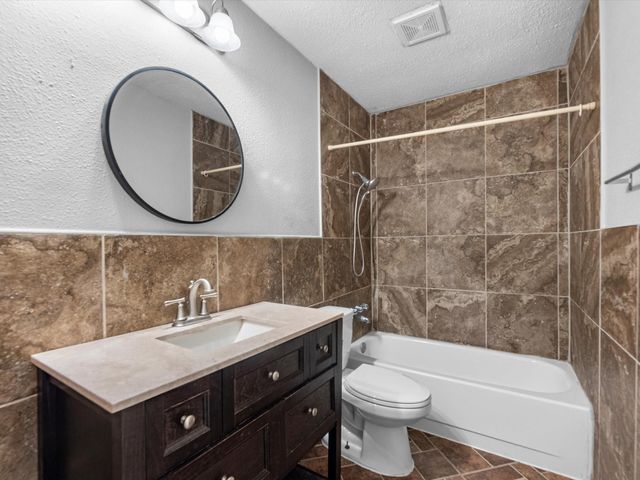 2006 Crestmont Circle, Missouri City, TX 77459