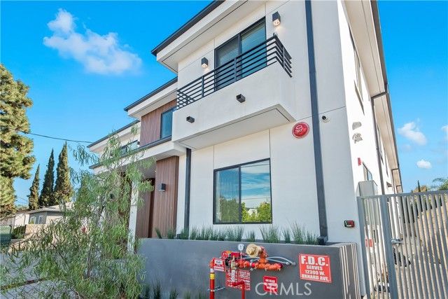 12300 Oxnard Street 3, North Hollywood (los Angeles), CA 91606