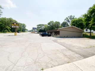4825 Central Avenue, Lake Station, IN 46405