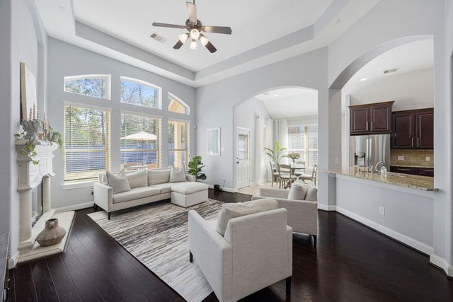 31 S Victoriana Circle, Spring, TX 77389