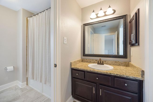 31 S Victoriana Circle, Spring, TX 77389