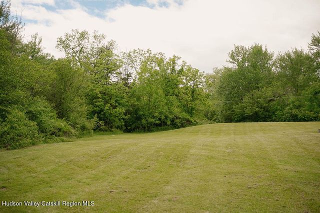 88 Rymph Road, Pleasant Valley, NY 12569
